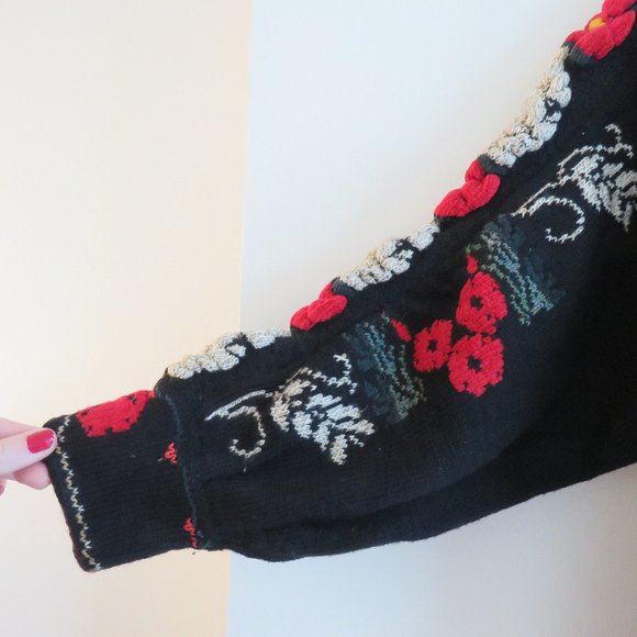 VINTAGE Maureen Goldie Scotland 100% Wool Black Red Poppy Knit Cardigan - Picture 12 of 16